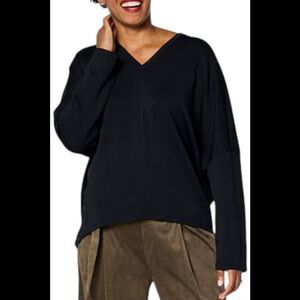 WynneLayers Women's Cloud Knit V-Neck Top Black - Regular